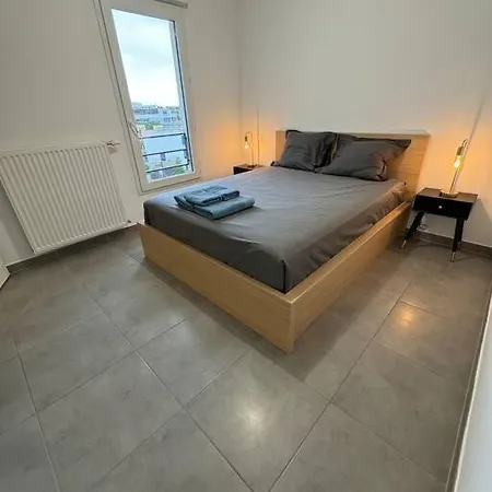 Apartment Luxueux 5 Pc, Jacuzzi, Rooftop, Terrasse, Clim