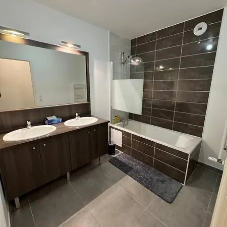 Apartment Luxueux 5 Pc, Jacuzzi, Rooftop, Terrasse, Clim *